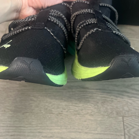 Puma Kids/Youth Black Sneakers with Green and Blue Accents in size US 6 - Picture 6 of 7